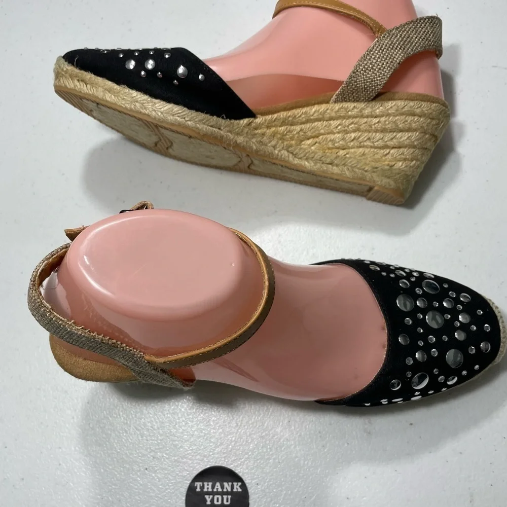 White Mountain Black Studded Espadrilles 8.5M SB-K